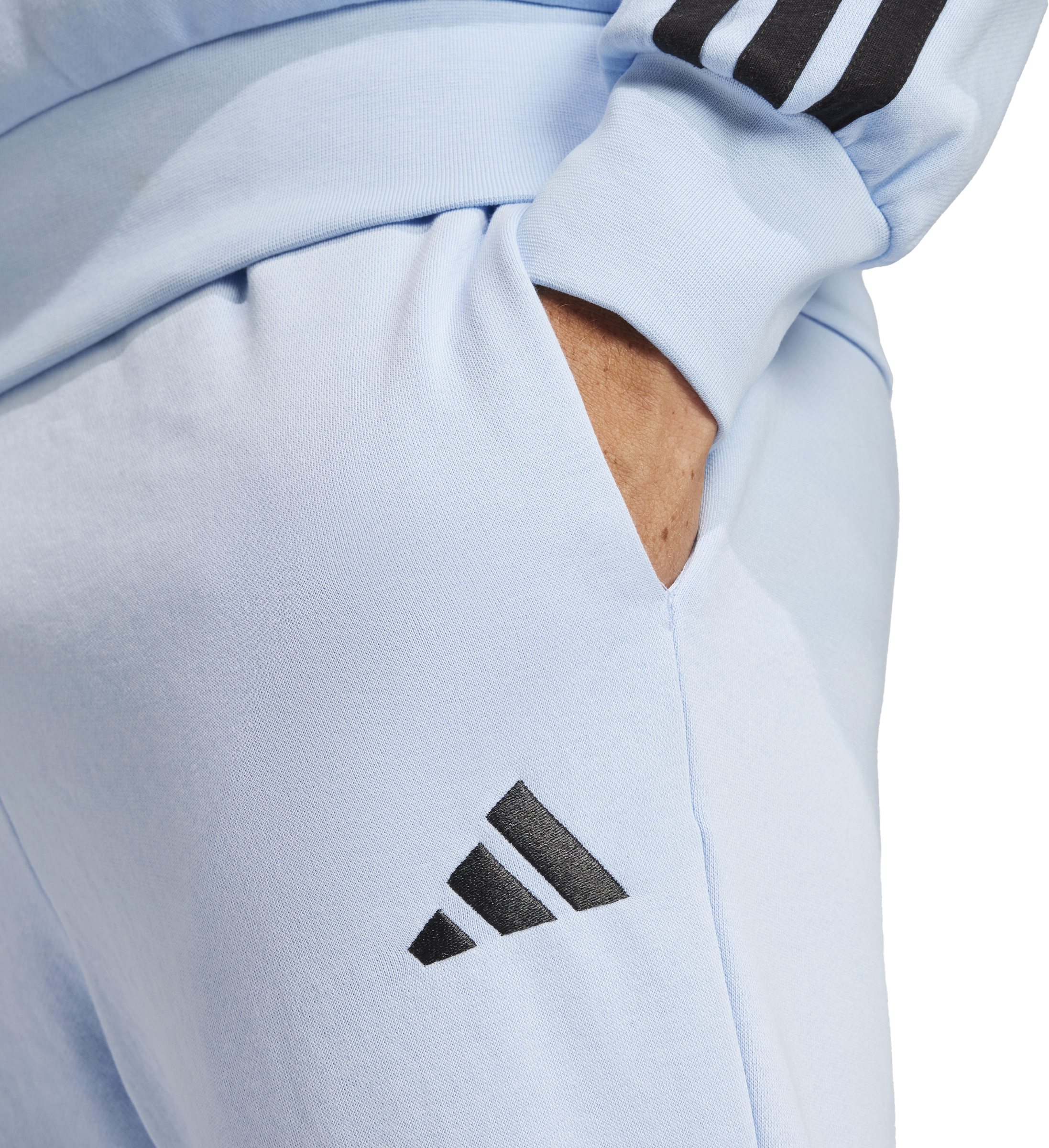 adidas-essentials-feelcozy-