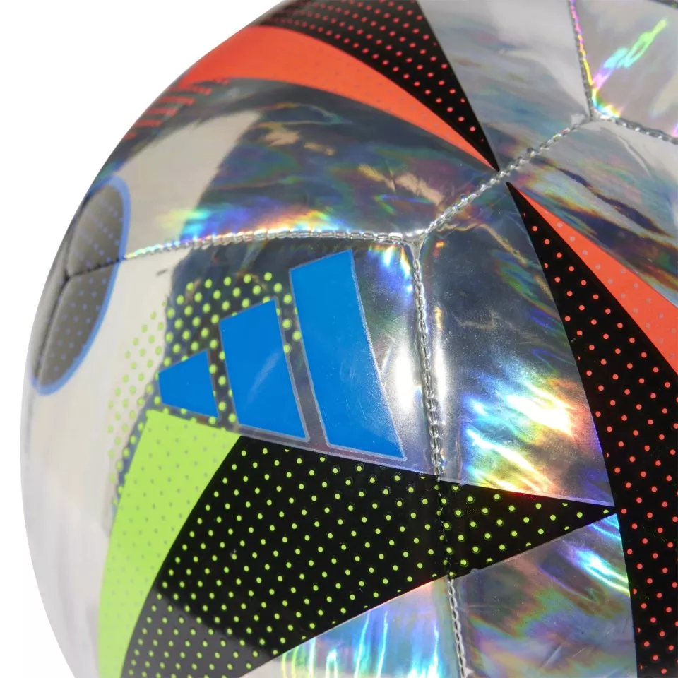 Strojově šitý tréninkový míč adidas Fussballliebe FOIL