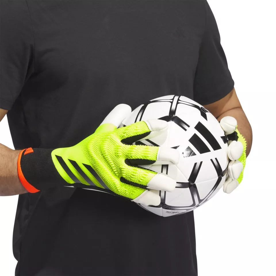 Goalkeeper's gloves adidas PRED GL PRO HYB