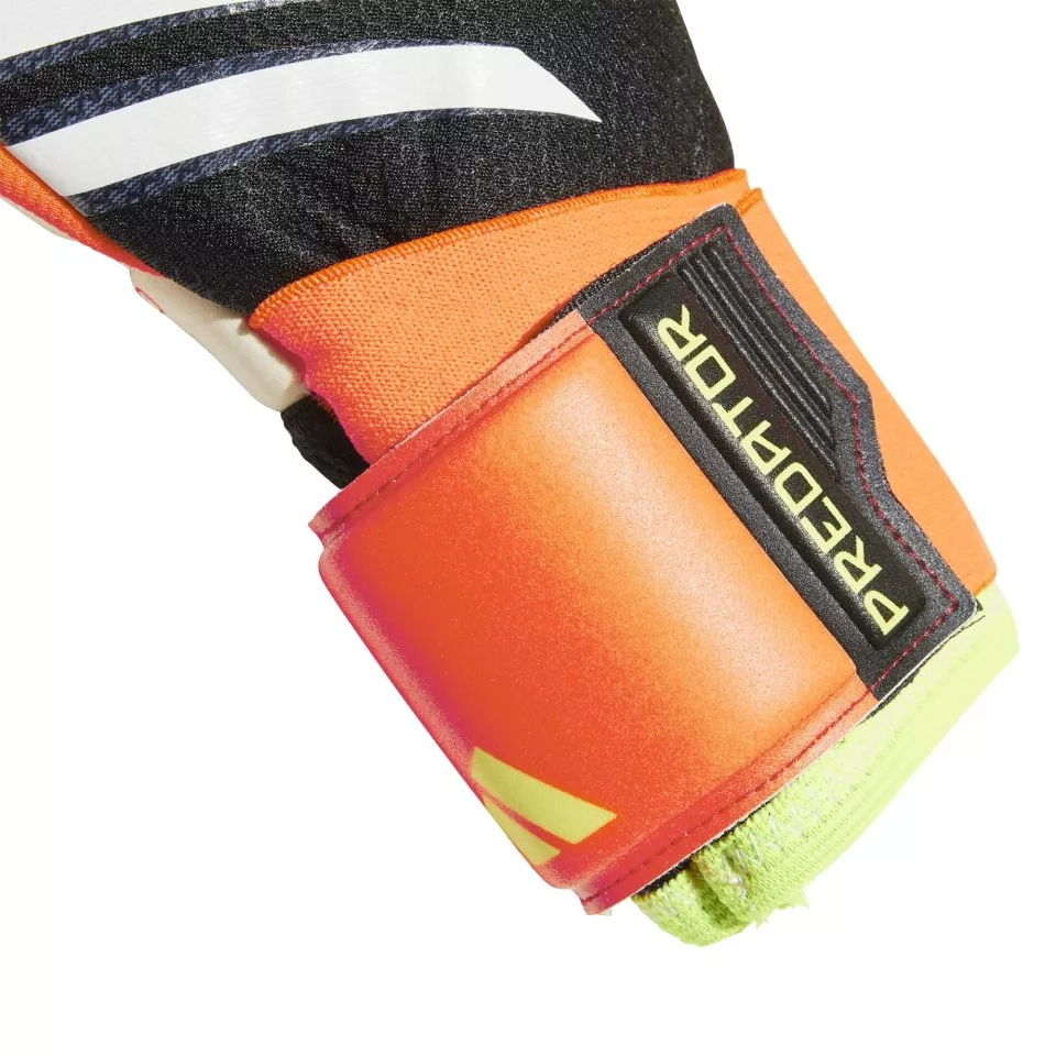 Goalkeeper's gloves adidas PRED GL PRO J