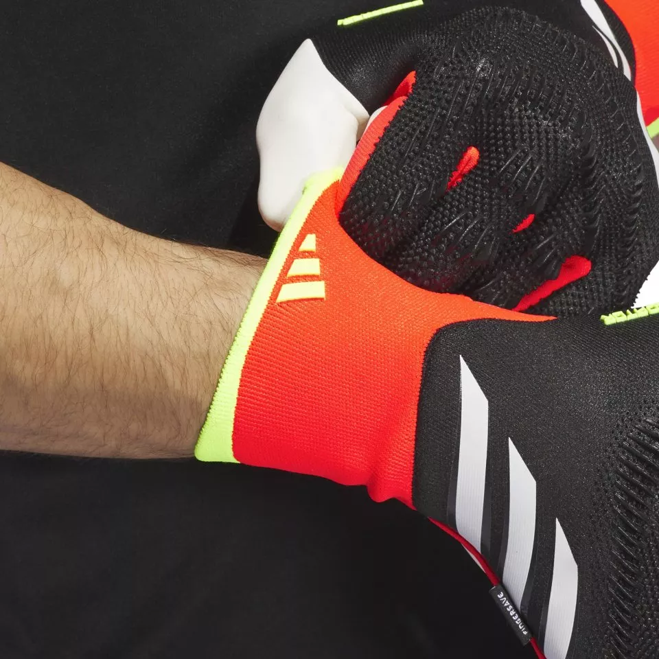 Goalkeeper's gloves adidas PRED GL PRO FS