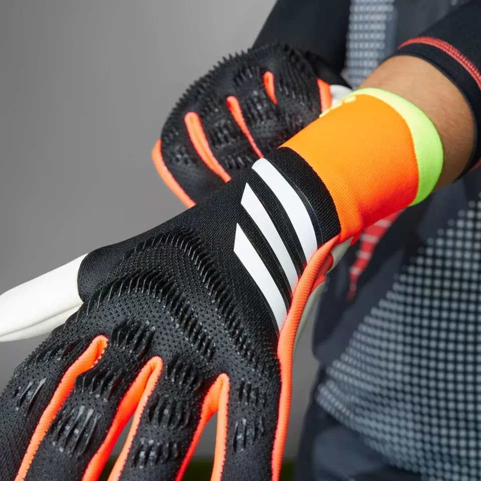 Goalkeeper's gloves adidas PRED GL PRO