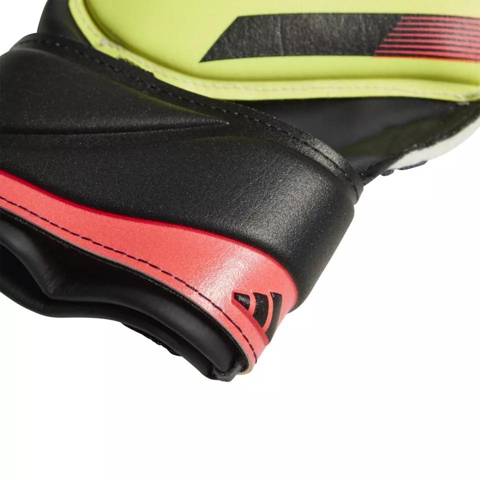 Goalkeeper's gloves adidas PRED GL MTC FSJ
