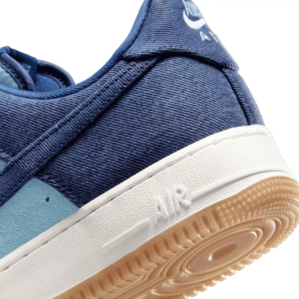 Обувки Nike Air Force 1 '07 LV8