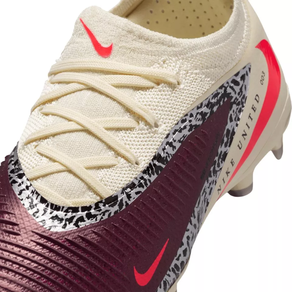 Футболни обувки Nike Phantom 6 Low Pro FG/MG Kids