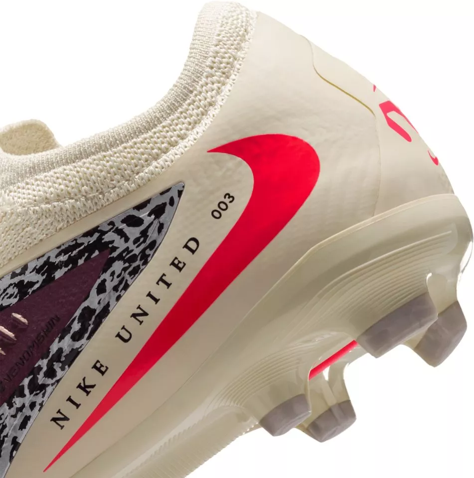 Футболни обувки Nike Phantom 6 Low Pro FG/MG Kids