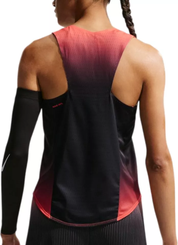 Linne Nike AeroSwift