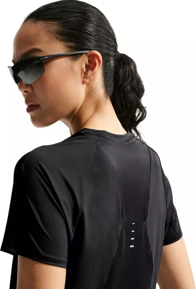 T-shirt Nike Swift