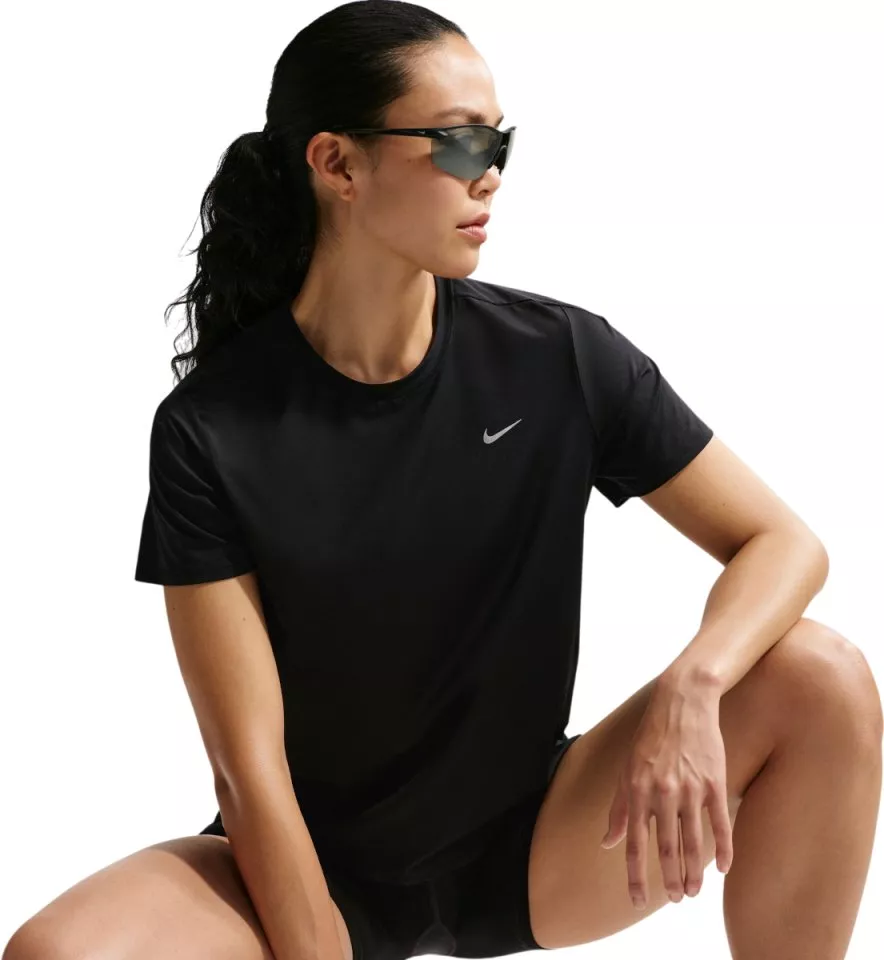 T-shirt Nike Swift