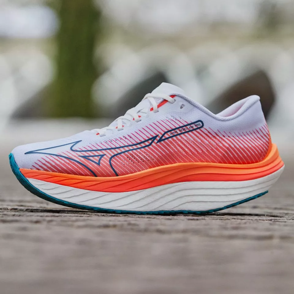 Running shoes Mizuno WAVE REBELLION PRO