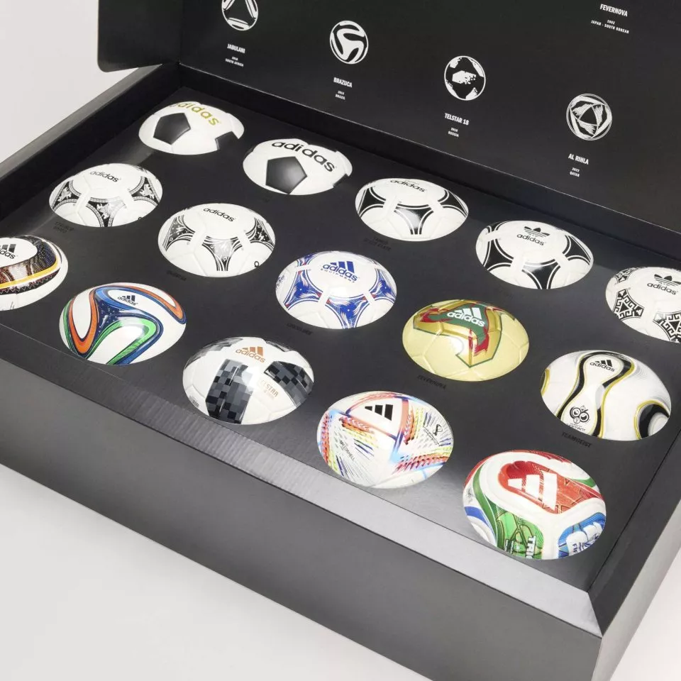 Sada historických mini míčů adidas FIFA World Cup™