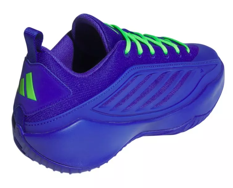 Basketball shoes adidas Believe That 1