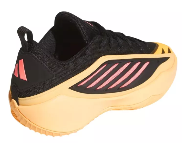 Basketball shoes adidas Believe That 1