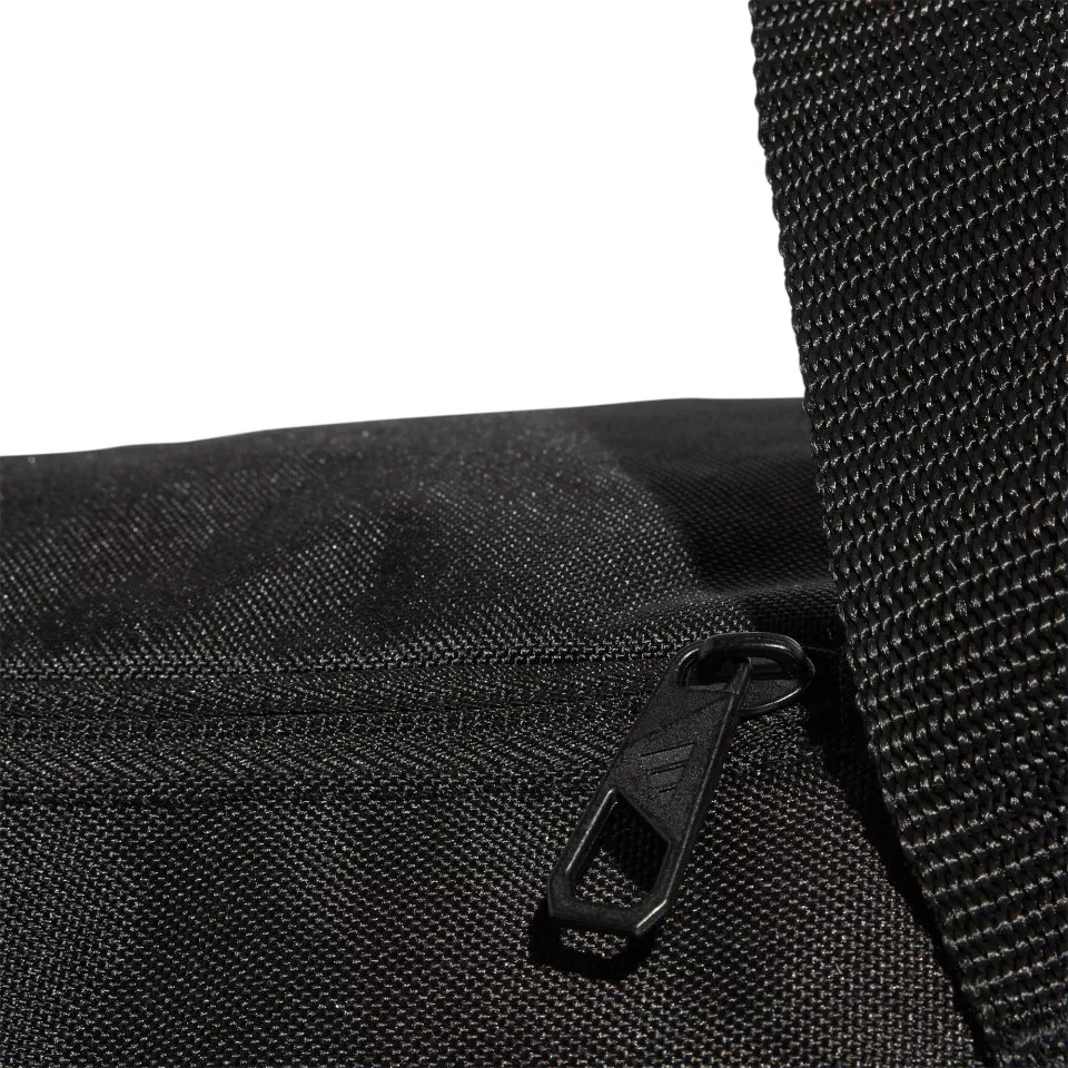 Malá cestovní taška adidas Tiro Duffle Small
