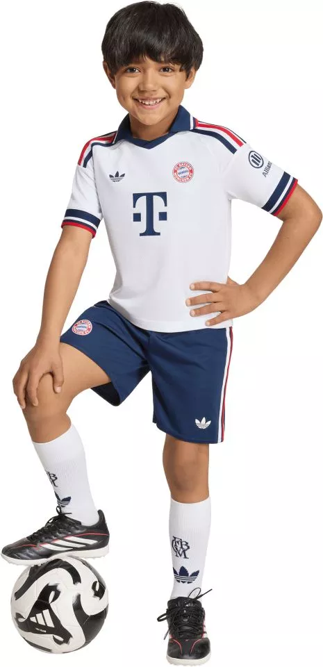 Dětská hostující souprava adidas FC Bayern 2026/27