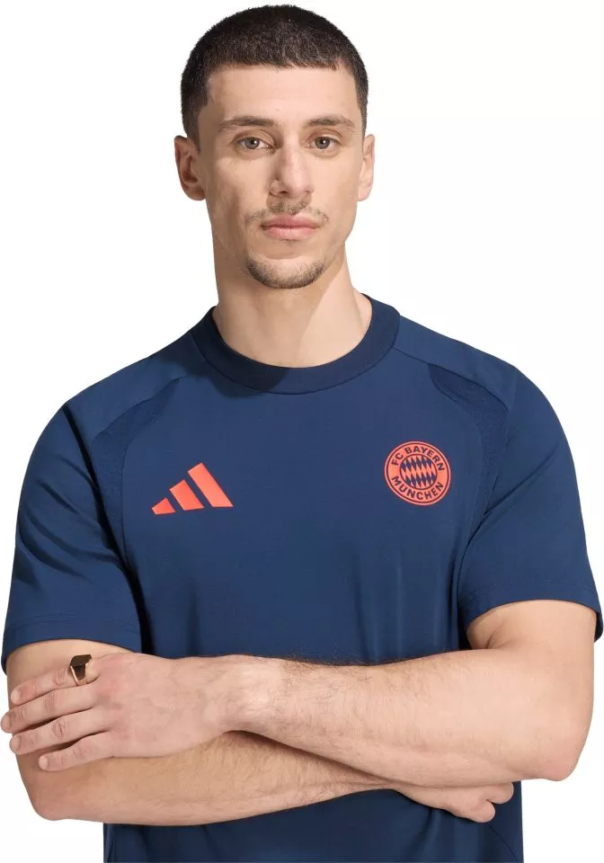 adidas FC Bayern Tiro Travel Rövid ujjú póló