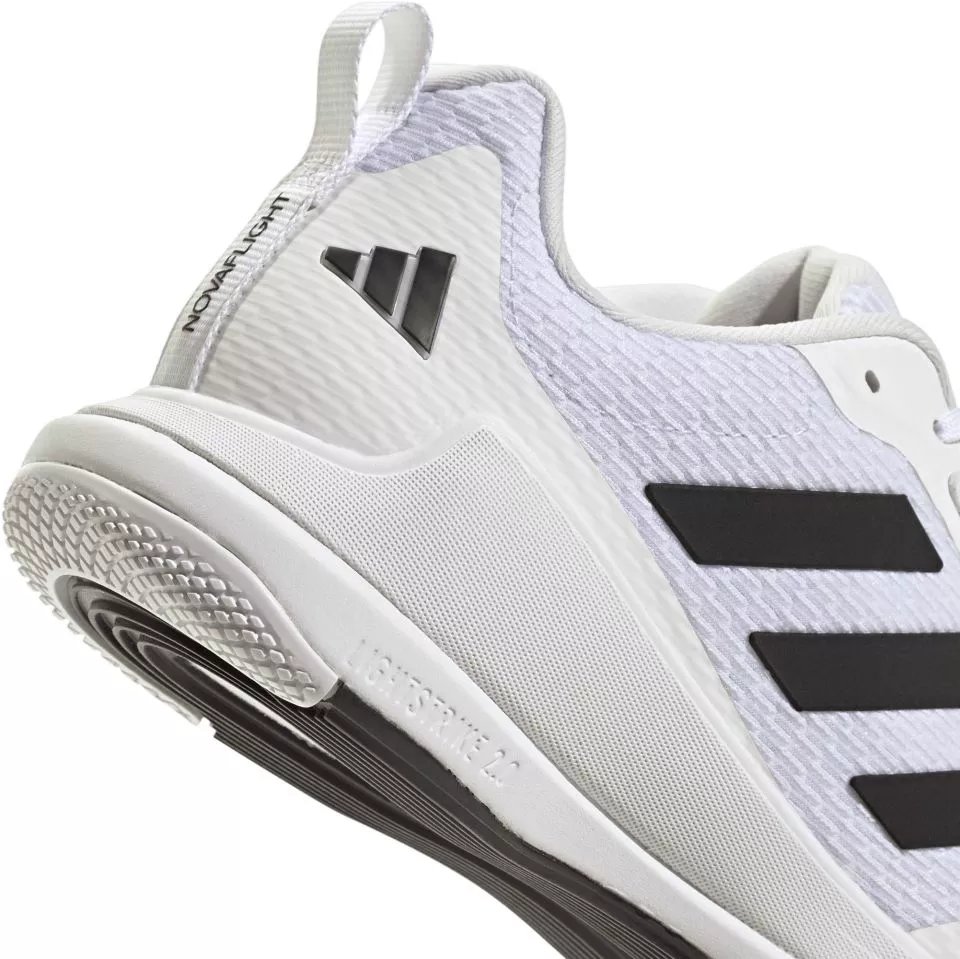 adidas Novaflight 2 Teremcipő