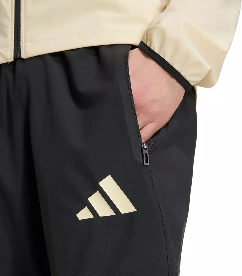 Hlače adidas Tiro Travel Woven