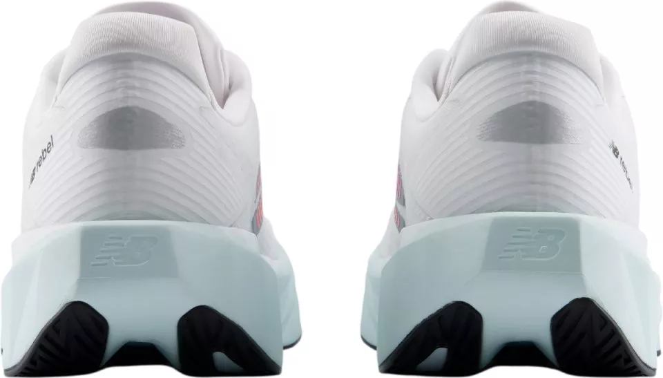 Tekaški copati New Balance FuelCell Rebel v5