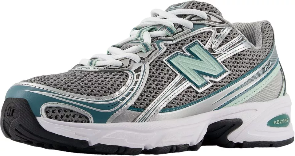 Παπούτσια New Balance 740