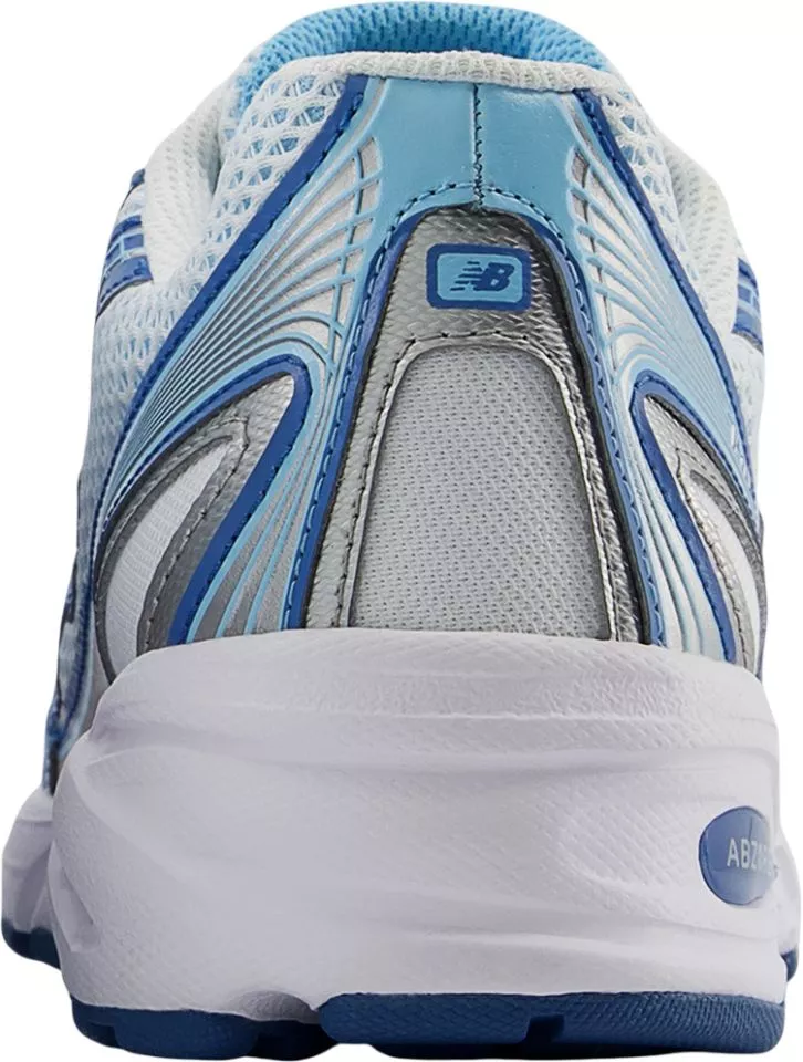 Παπούτσια New Balance 740