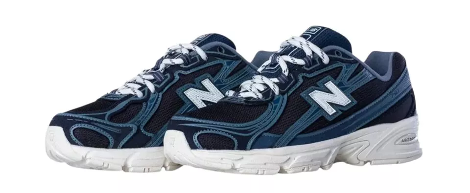 Παπούτσια New Balance 740