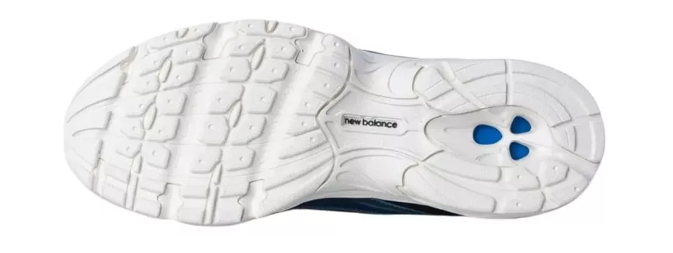 Παπούτσια New Balance 740