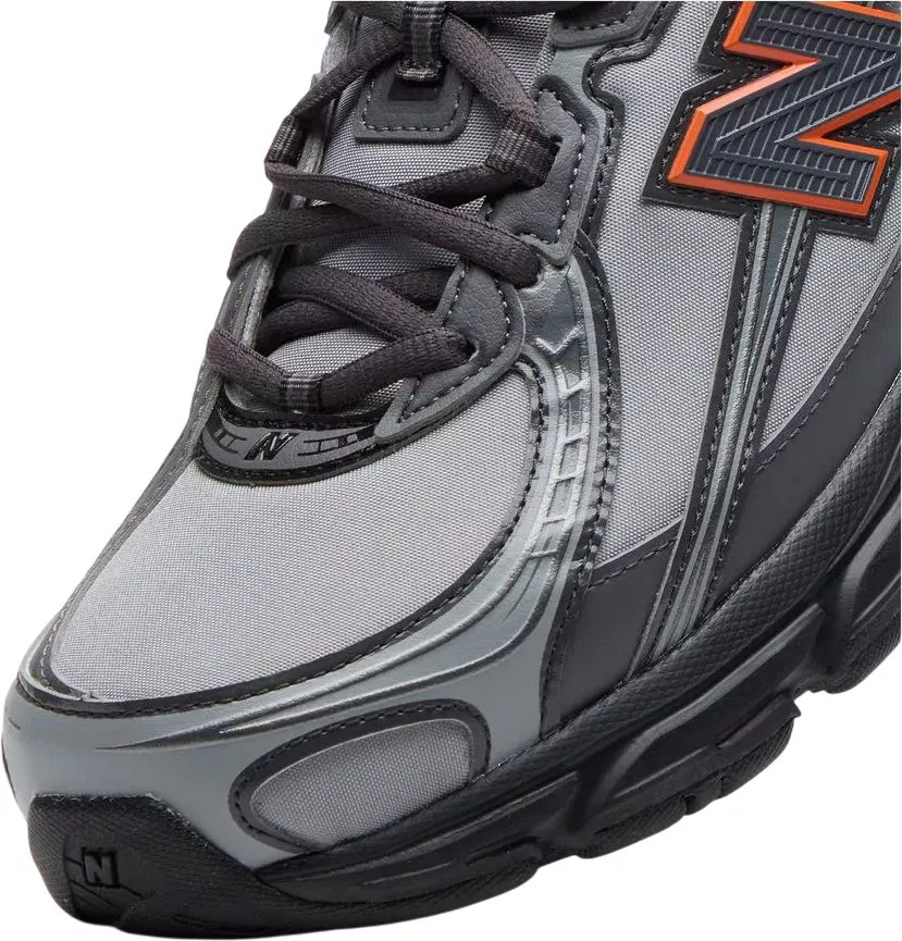 Παπούτσια New Balance 740