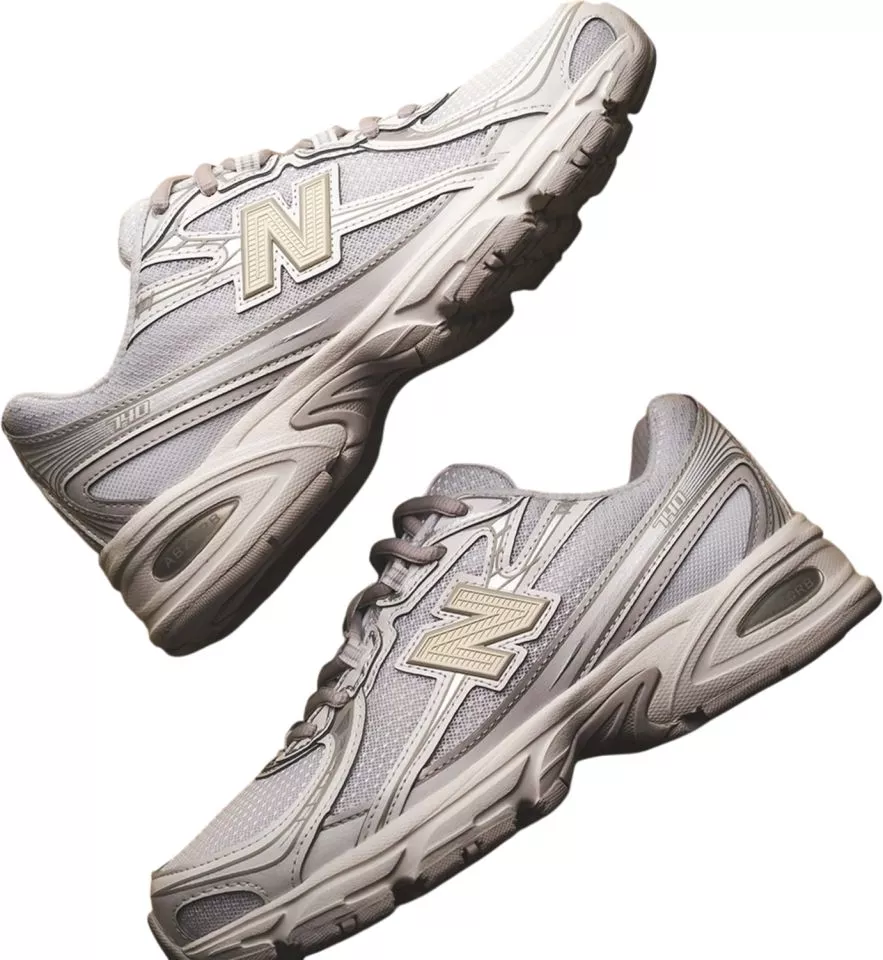 Παπούτσια New Balance 740