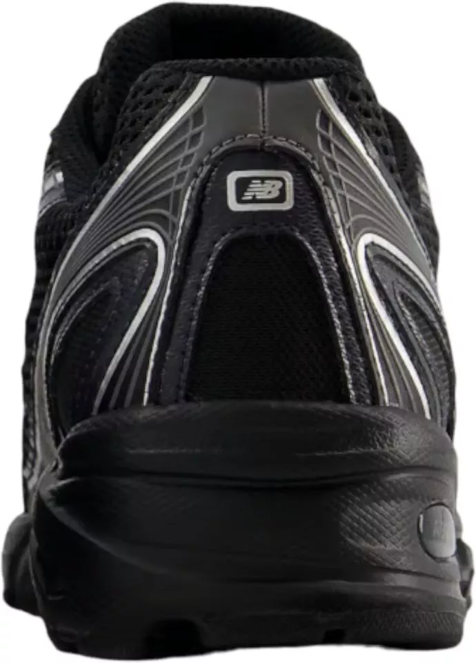 Παπούτσια New Balance 740