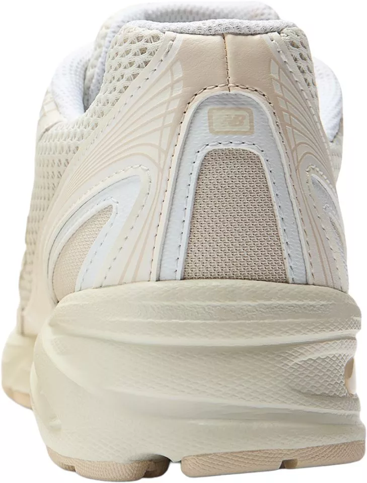 Παπούτσια New Balance 740