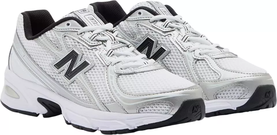 Παπούτσια New Balance 740