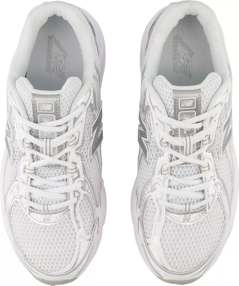 Παπούτσια New Balance 740