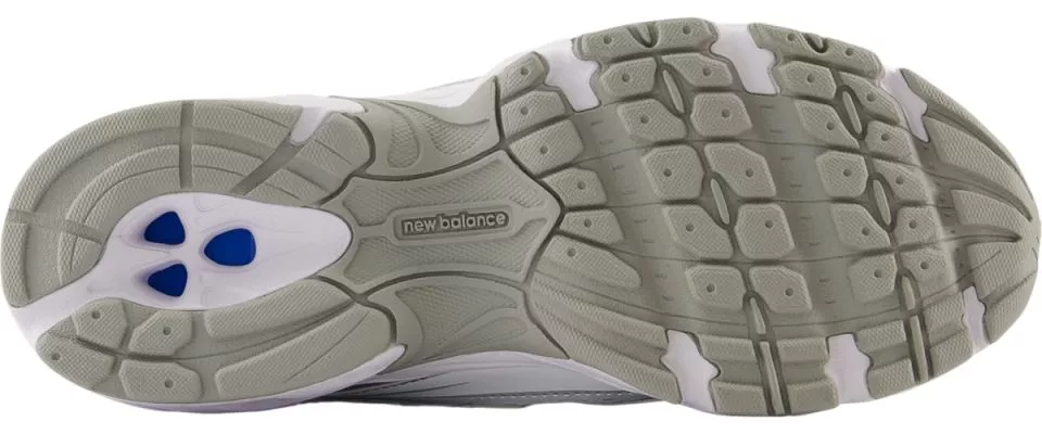 Παπούτσια New Balance 740