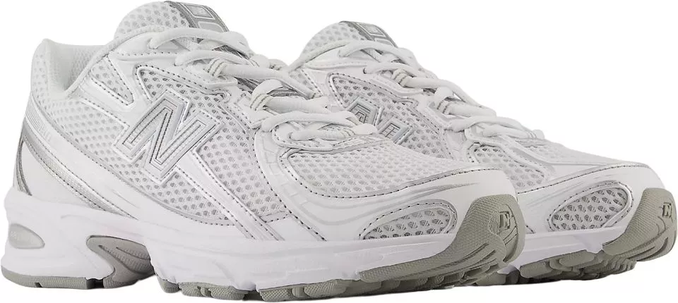 Παπούτσια New Balance 740