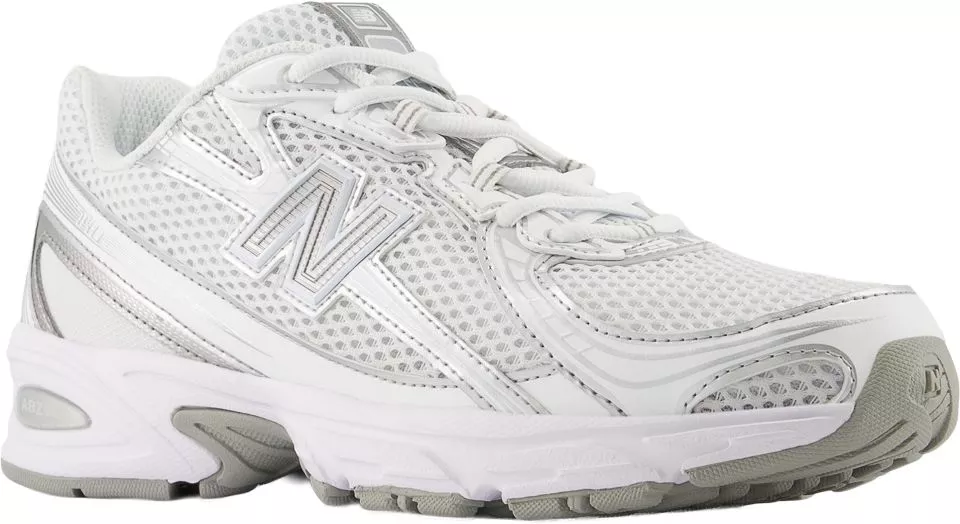 Παπούτσια New Balance 740