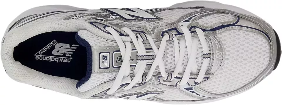 Παπούτσια New Balance 740
