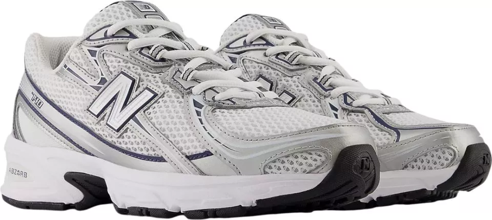 Παπούτσια New Balance 740