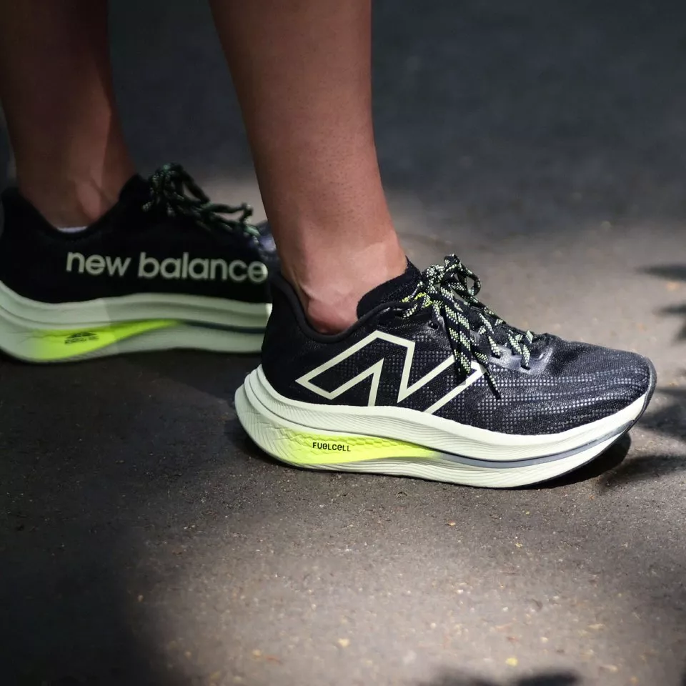 Løbesko New Balance FuelCell SuperComp Trainer v2