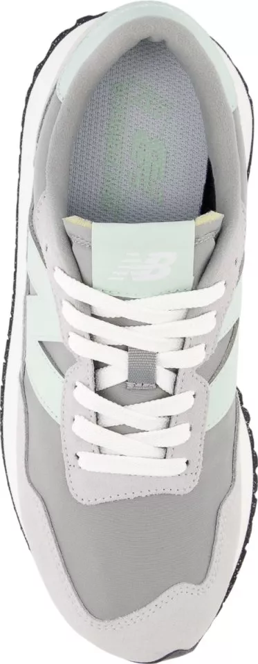 Schoenen New Balance 237